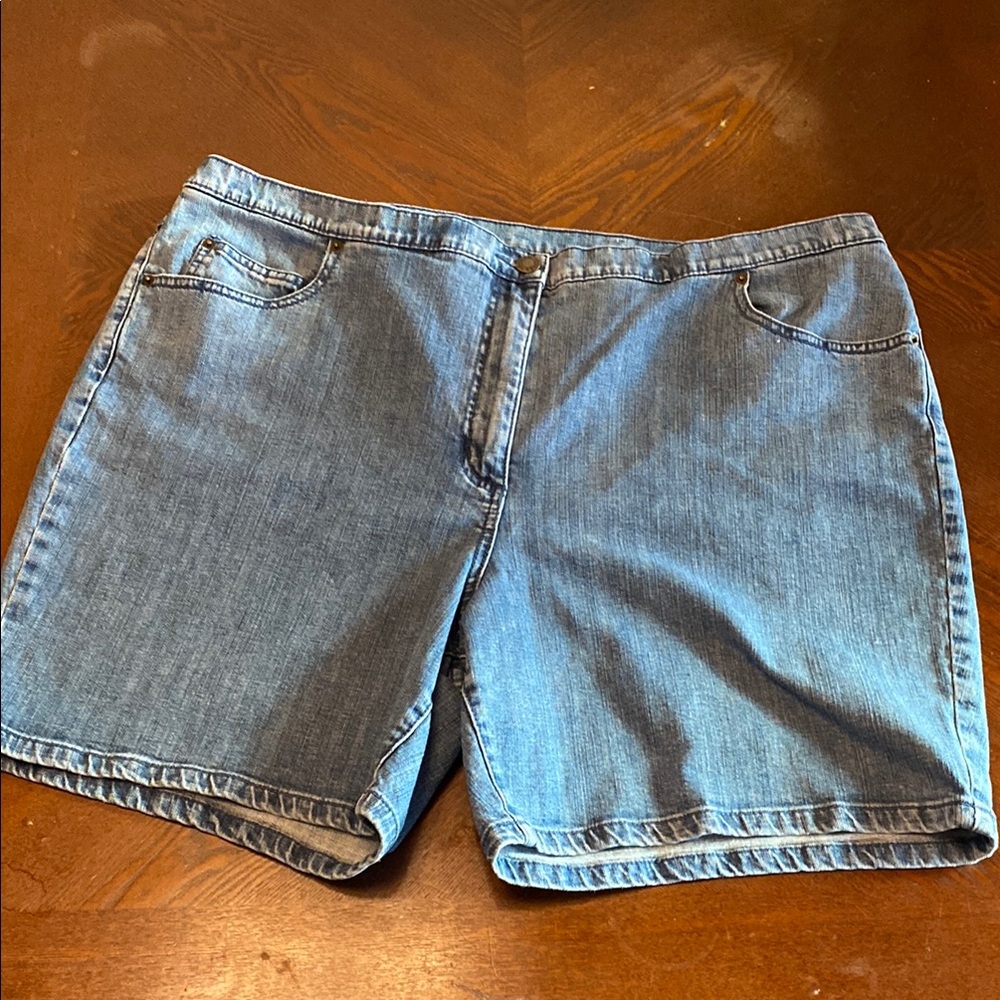Liz & Me Blue Jean Shorts Relaxed Fit Mid-Thigh